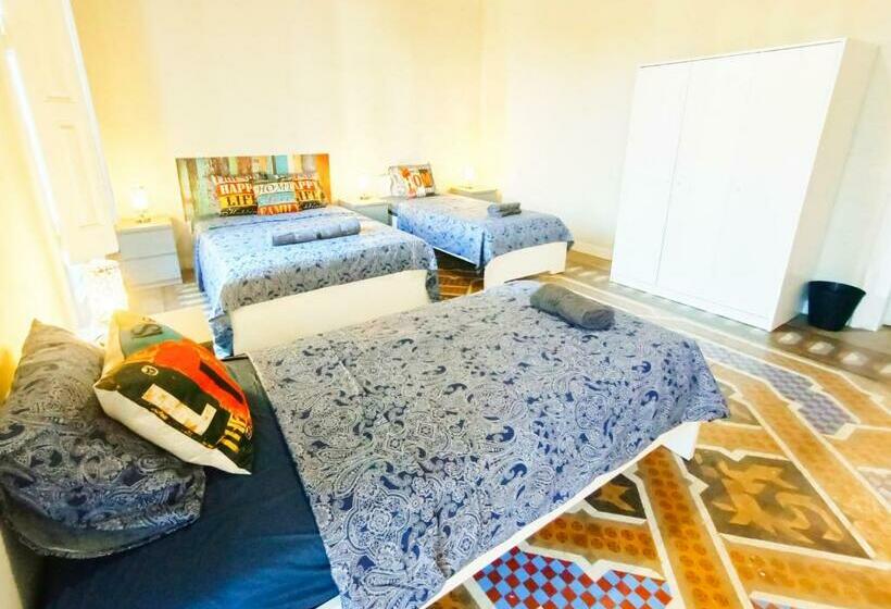اتاق استاندارد چهارنفره با سرویس بهداشتی مشترک, Private Rooms By Plaza Catalunya