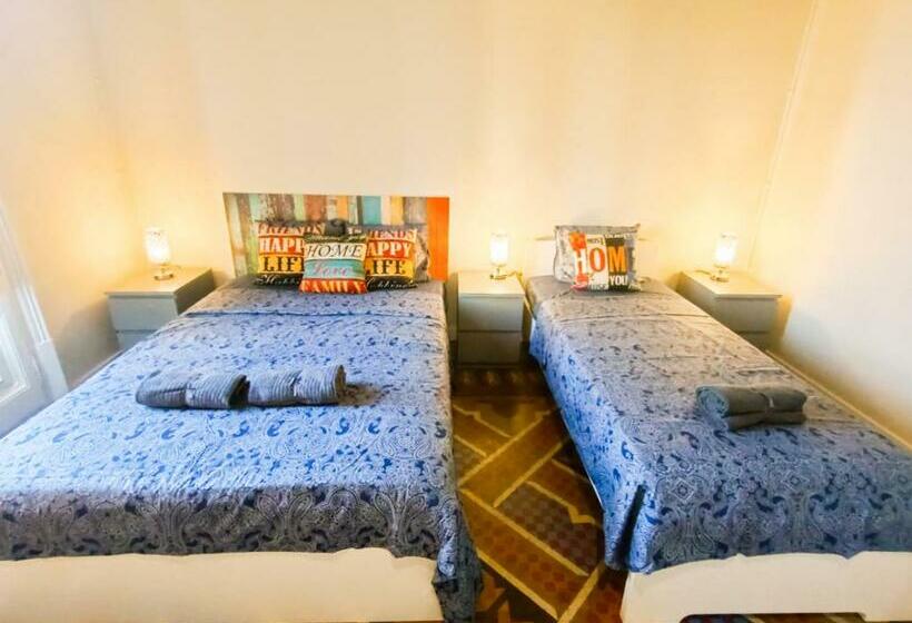 اتاق استاندارد چهارنفره با سرویس بهداشتی مشترک, Private Rooms By Plaza Catalunya