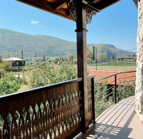 اتاق عادی, Nordmann,racha