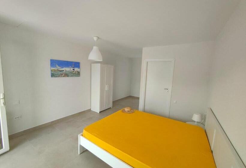 Standaard Studio met Terras, Sunba