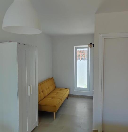 Standaard Studio met Terras, Sunba