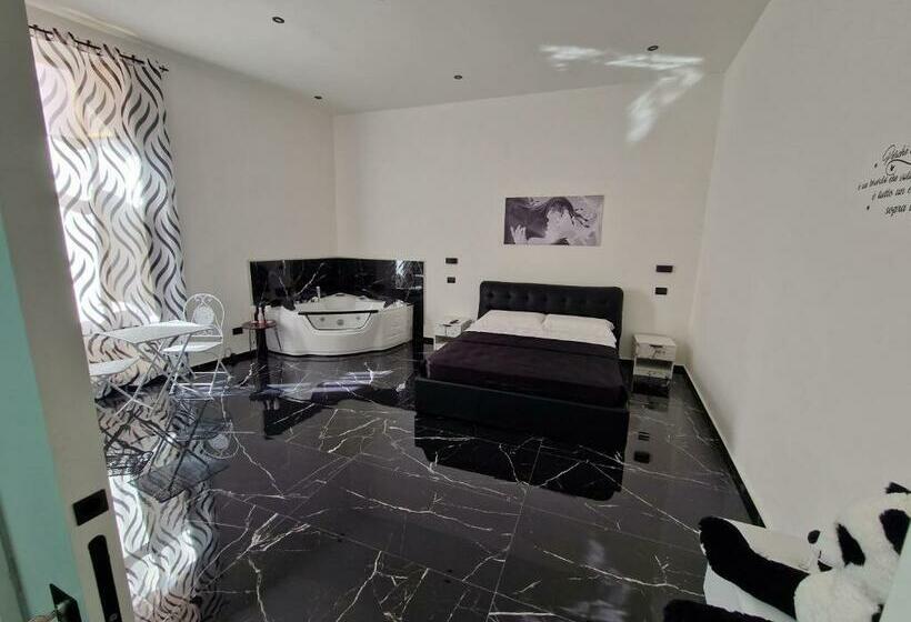 스탠다드 룸 킹사이즈 침대, Black And White 17