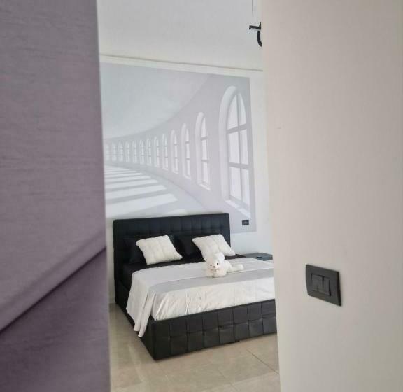 발코니 디럭스 룸, Black And White 17