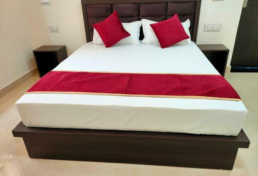 اتاق لوکس, Goyal Palace