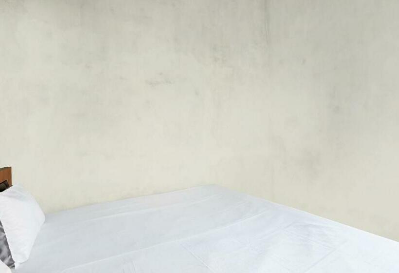 トリプルクラシックルーム, Oyo City