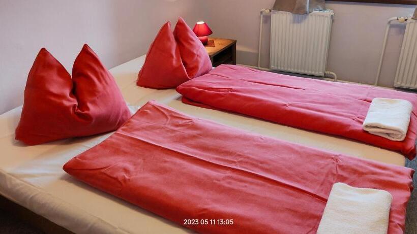 스탠다드 트리플 룸, Motorest U Koně