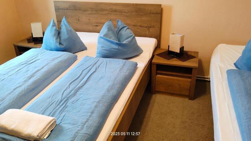 스탠다드 트리플 룸, Motorest U Koně