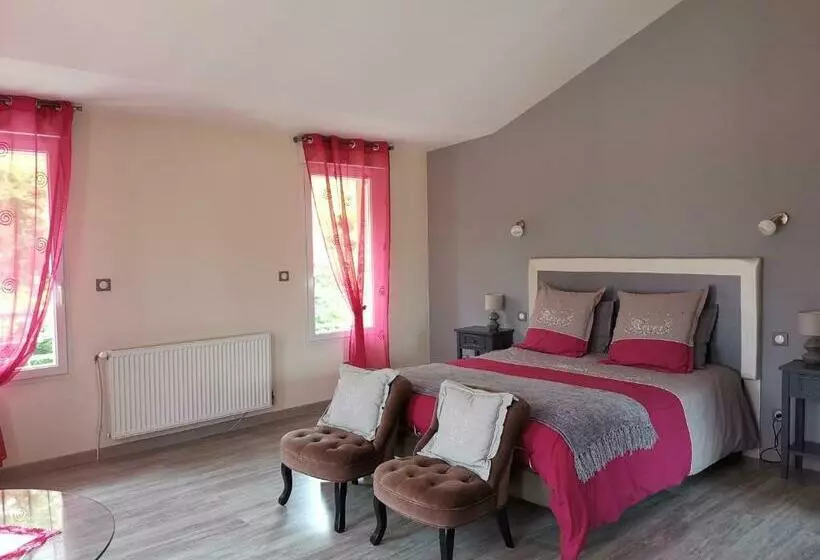 スタンダードトリプルルーム, Chambre D'hôtes Du Bois Joli