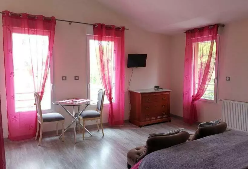 スタンダードトリプルルーム, Chambre D'hôtes Du Bois Joli