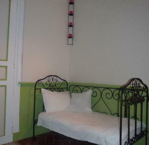 Номер Стандарт, La Charretterie