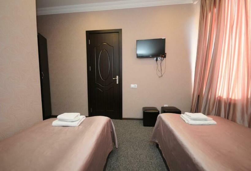 اتاق استاندارد با چشم‌انداز شهر, 7 Rooms