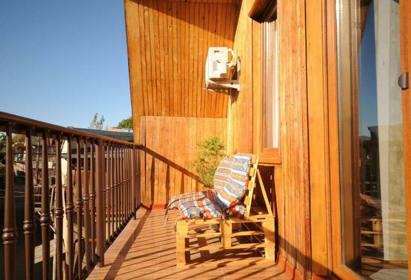 اتاق لوکس, 7 Rooms