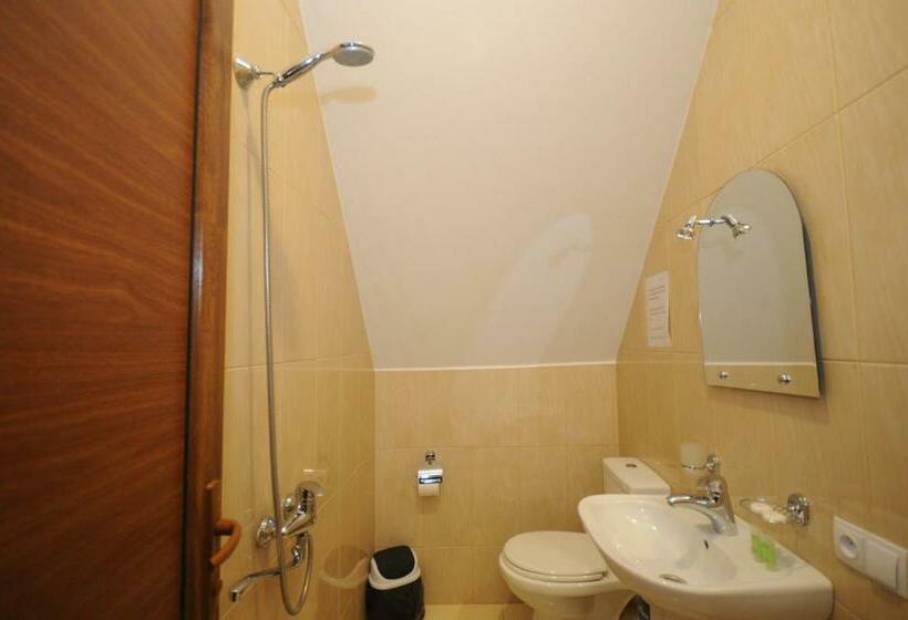 اتاق استاندارد با چشم‌انداز شهر, 7 Rooms