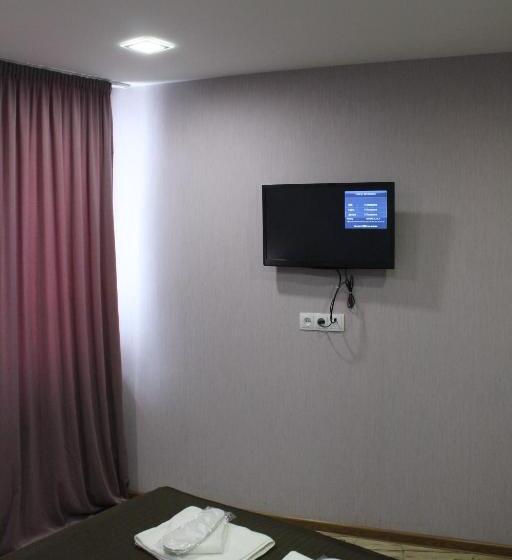 اتاق خانوادگی, 7 Rooms