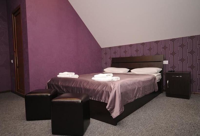 اتاق لوکس, 7 Rooms
