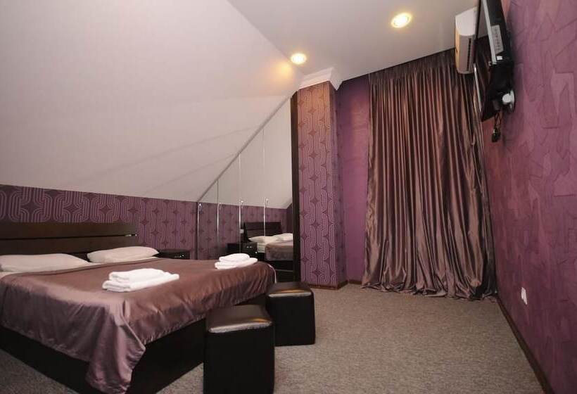 اتاق لوکس, 7 Rooms