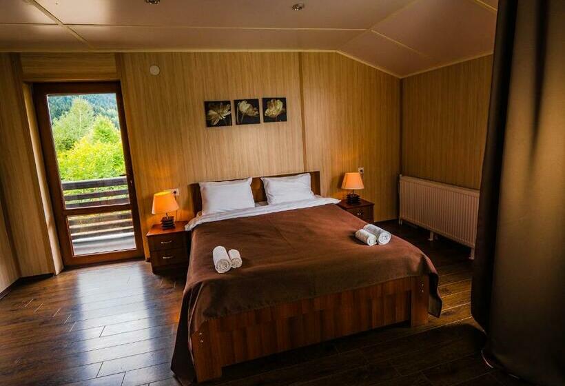 اتاق لوکس با بالکن, Banguriani