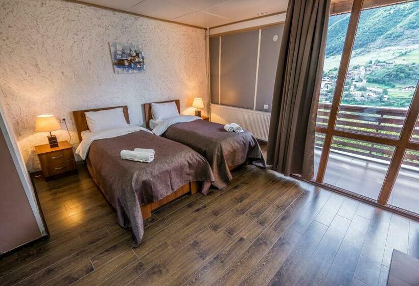 اتاق استاندارد با بالکن, Banguriani