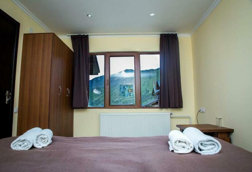 اتاق خانوادگی, Banguriani