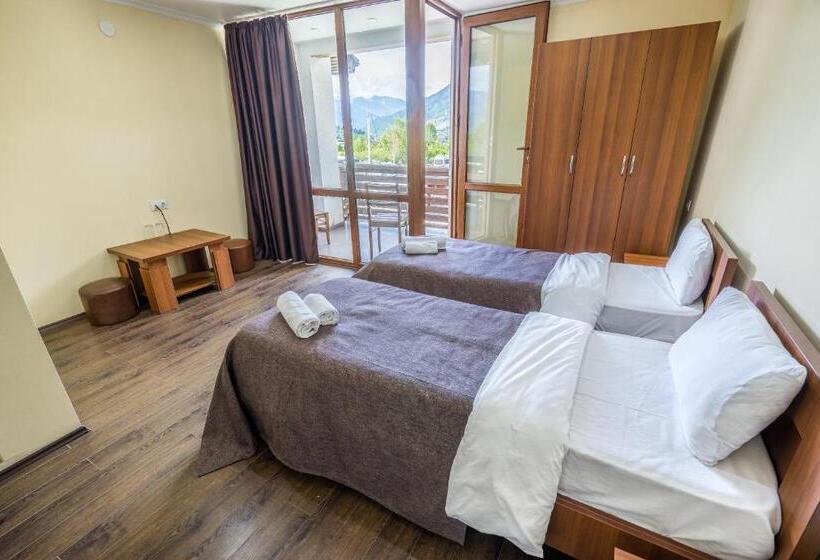 اتاق لوکس سه تخته, Banguriani