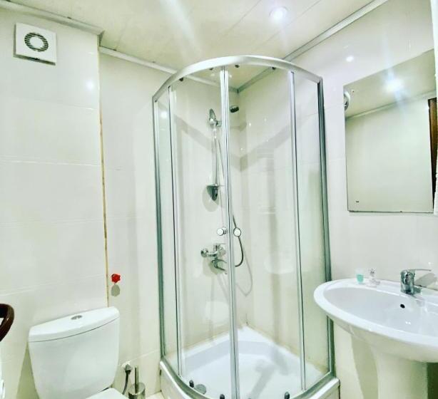 اتاق لوکس سه تخته, Banguriani