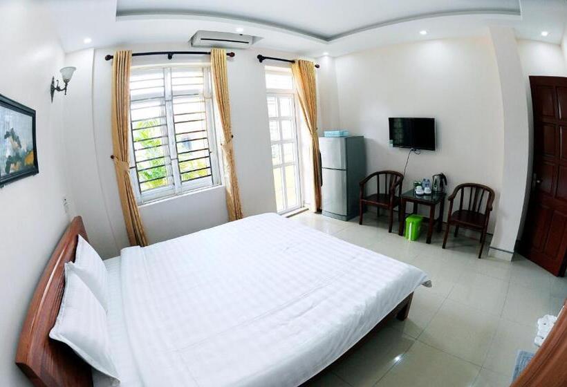 Deluxe Suite King Bed, Binh Minh