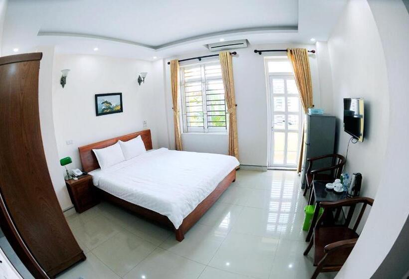 Deluxe Suite King Bed, Binh Minh