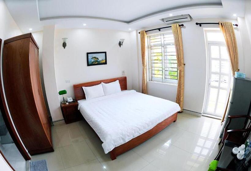 Deluxe Suite King Bed, Binh Minh