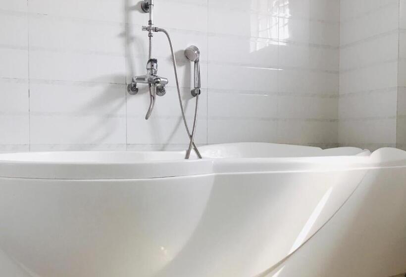 سوئیت با بالکن, Binh Minh