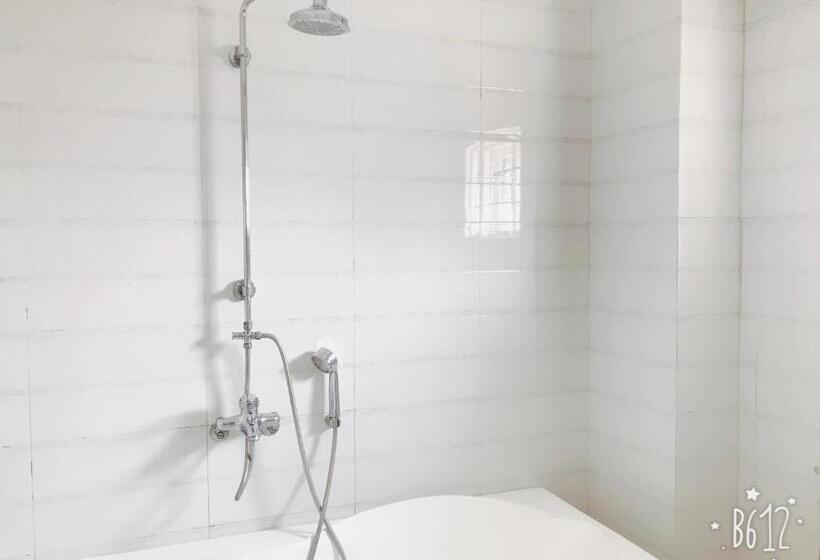 سوئیت با بالکن, Binh Minh