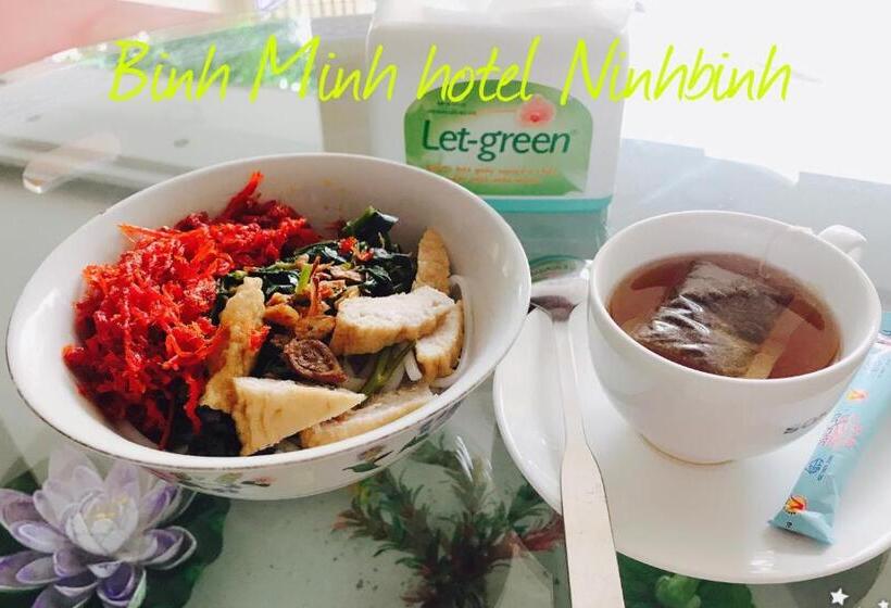 اتاق ساده سه نفره, Binh Minh