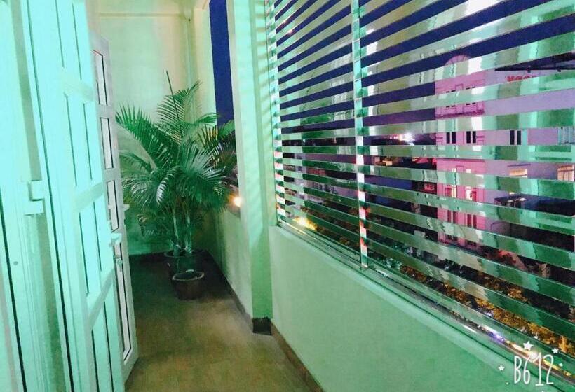 سوئیت با بالکن, Binh Minh