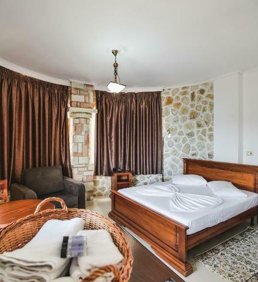 Camera Standard Vista Mare, Castle