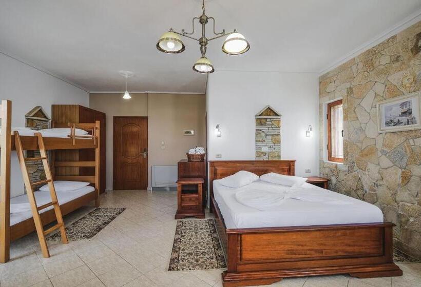 Camera Quadrupla Standard Vista Mare, Castle