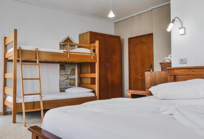 Camera Quadrupla Standard Vista Mare, Castle