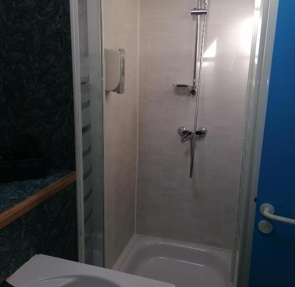 Номер Стандарт, Chambres D'hôtes L'astazou