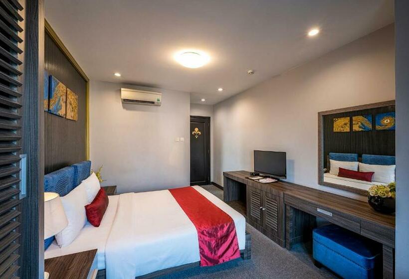 اتاق لوکس, Iris