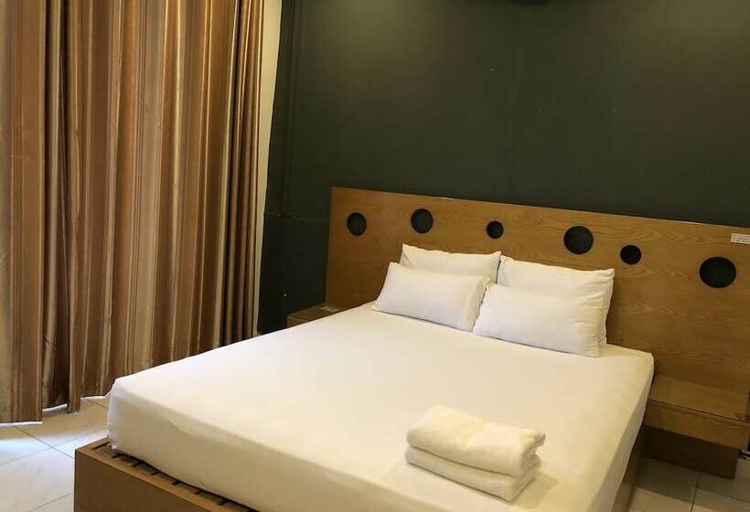 اتاق دلوکس با چشم‌انداز پارک, Istay Inn Saigon