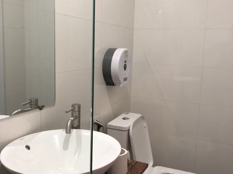 اتاق دلوکس با چشم‌انداز پارک, Istay Inn Saigon