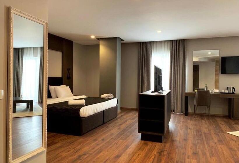 جناح رئاسى, Klajdi Resort & Spa