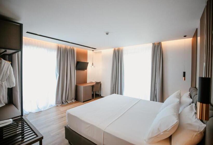 غرفة ديلوكس مطلّة علي البحر مزوَّدة بشُرفة, Klajdi Resort & Spa