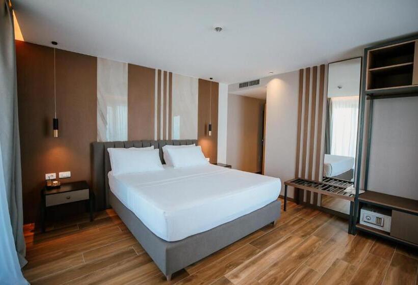 غرفة ديلوكس مطلّة علي البحر مزوَّدة بشُرفة, Klajdi Resort & Spa