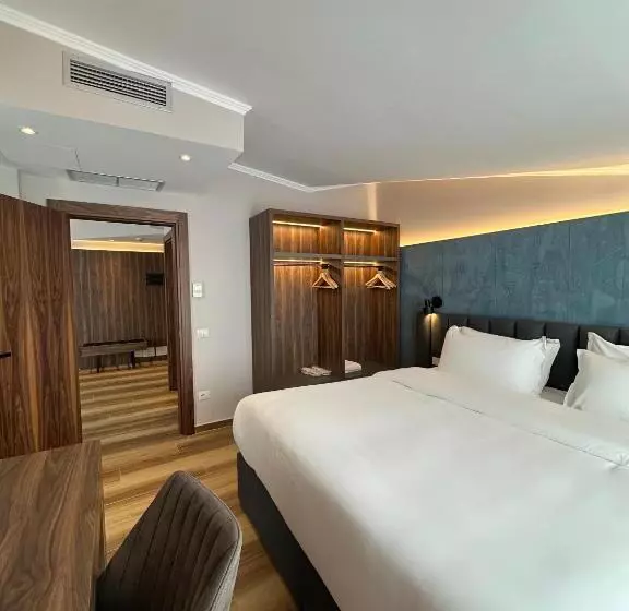 سوییت خانوادگی, Klajdi Resort & Spa