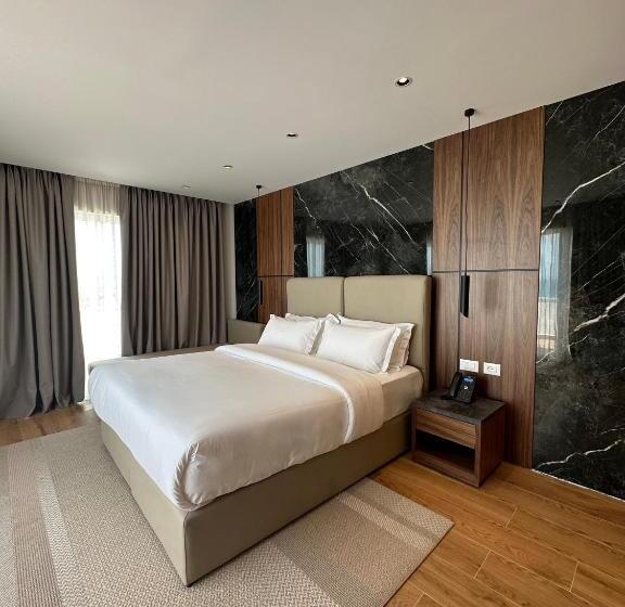 جناح مزود بجاكوزى, Klajdi Resort & Spa