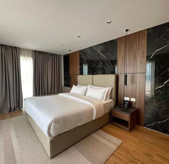 سوئیت با وان آب گرم, Klajdi Resort & Spa