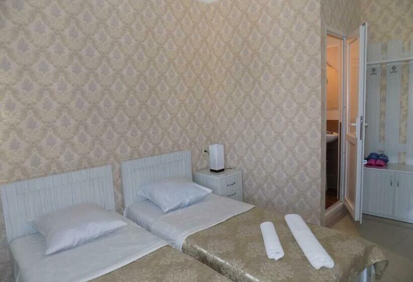 اتاق خانوادگی, New Star