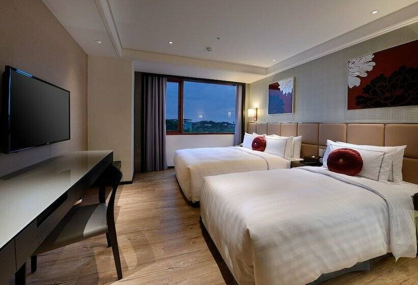 اتاق استاندارد سه نفره, Shiny Ocean