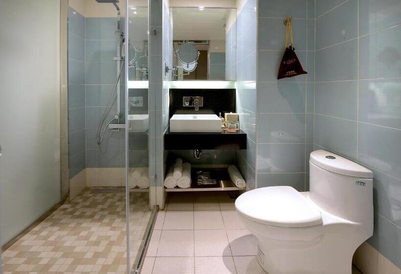 اتاق استاندارد سه نفره, Shiny Ocean