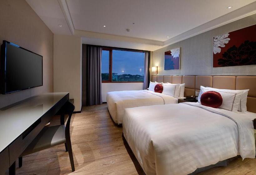 اتاق استاندارد سه نفره, Shiny Ocean