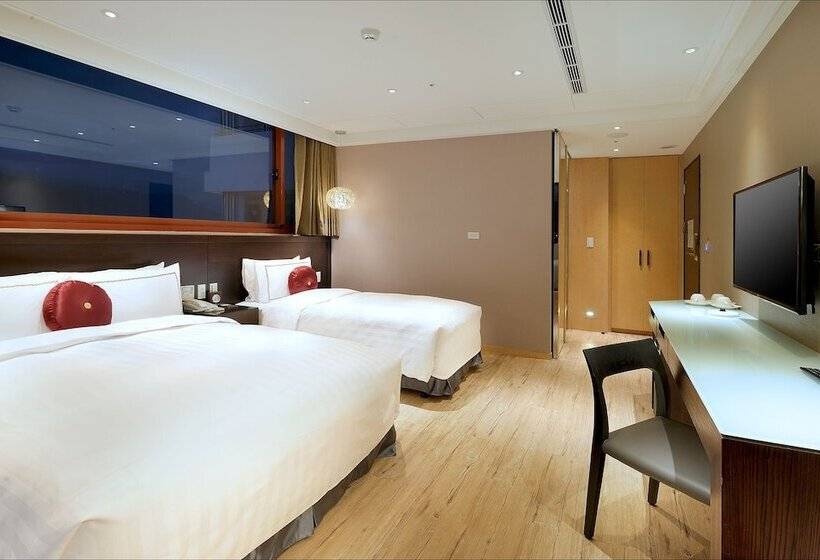 اتاق استاندارد سه نفره, Shiny Ocean